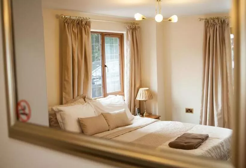 호텔 Acorns Old Farm