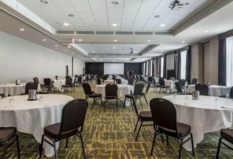 Best Western Plus Dartmouth Hotel & Suites