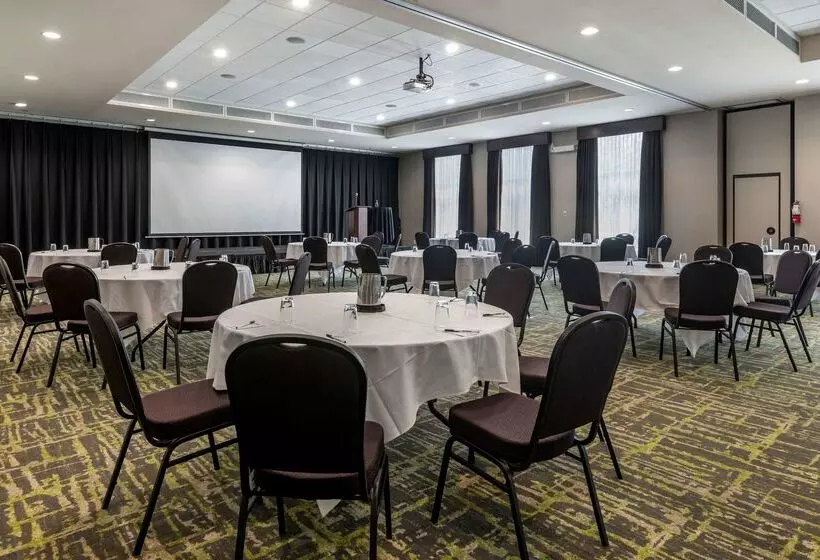 Best Western Plus Dartmouth Hotel & Suites