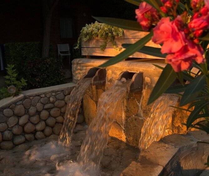 בית מלון כפרי Can Garden Beach