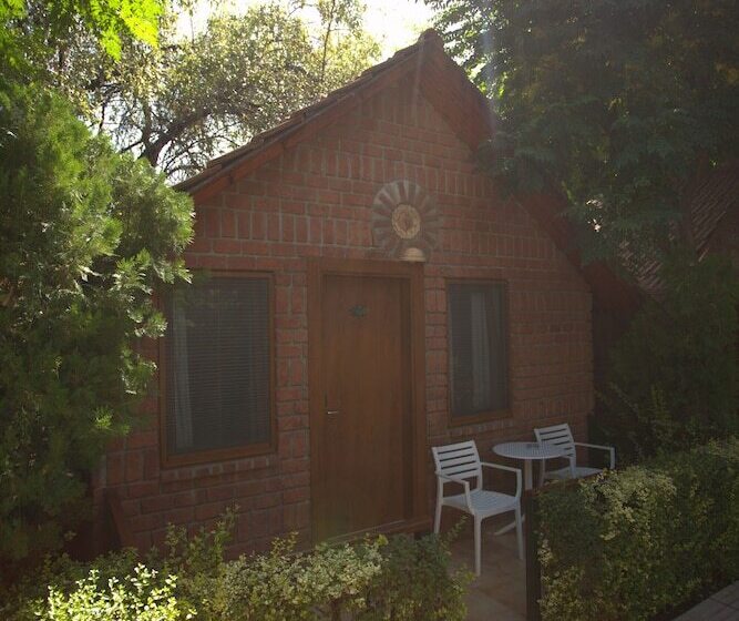 בית מלון כפרי Can Garden Beach