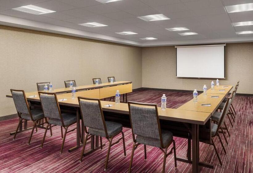 Отель Courtyard By Marriott Salinas Monterey