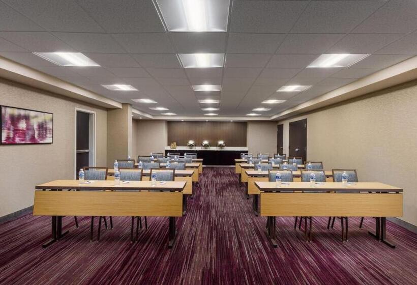 Отель Courtyard By Marriott Salinas Monterey