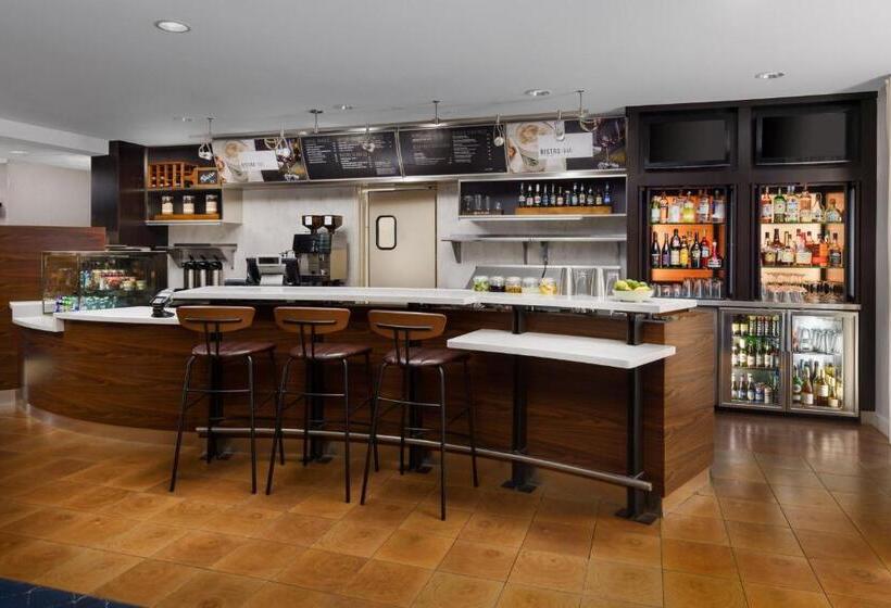 Отель Courtyard By Marriott Salinas Monterey