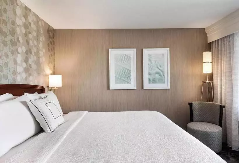 Отель Courtyard By Marriott Salinas Monterey