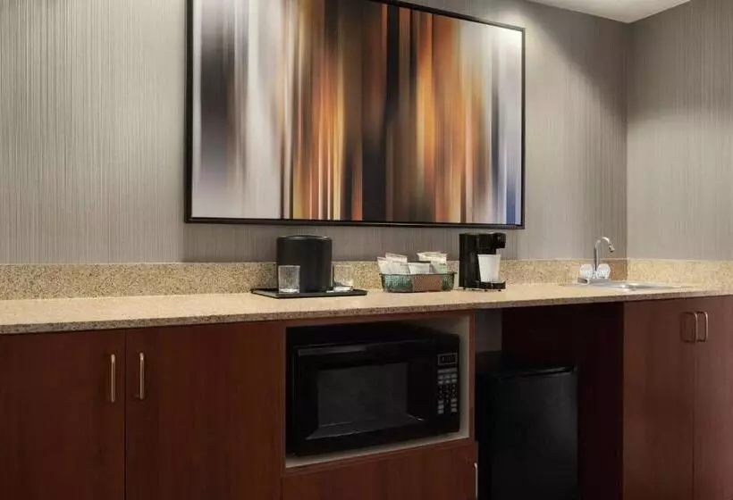 Отель Courtyard By Marriott Salinas Monterey