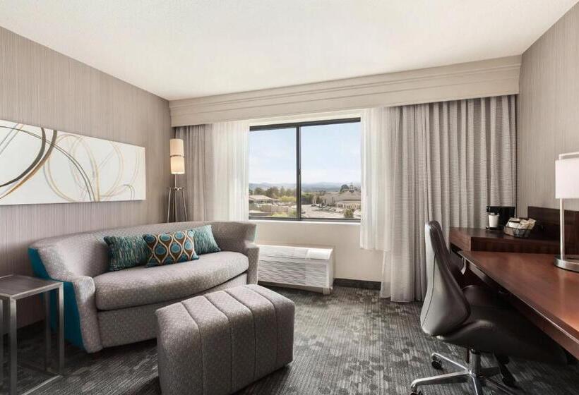 Отель Courtyard By Marriott Salinas Monterey