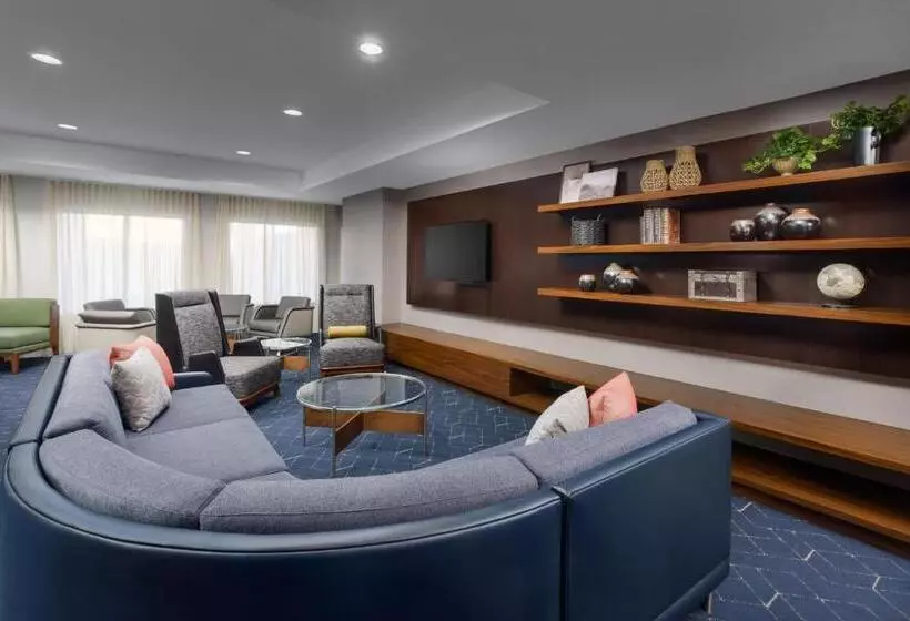 Отель Courtyard By Marriott Salinas Monterey