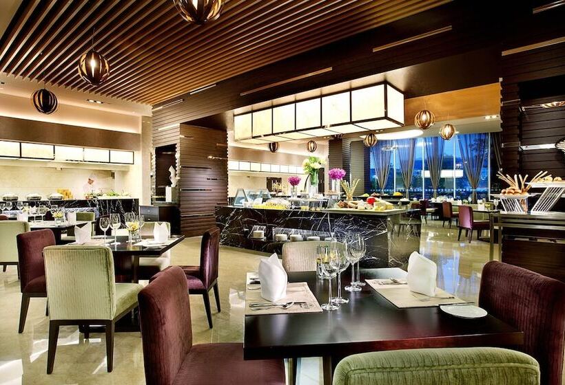 호텔 Crowne Plaza Shanghai Xiayang Lake, An Ihg