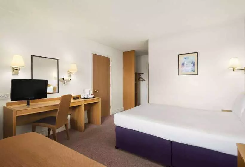 هتل Days Inn Kendal Killington Lake