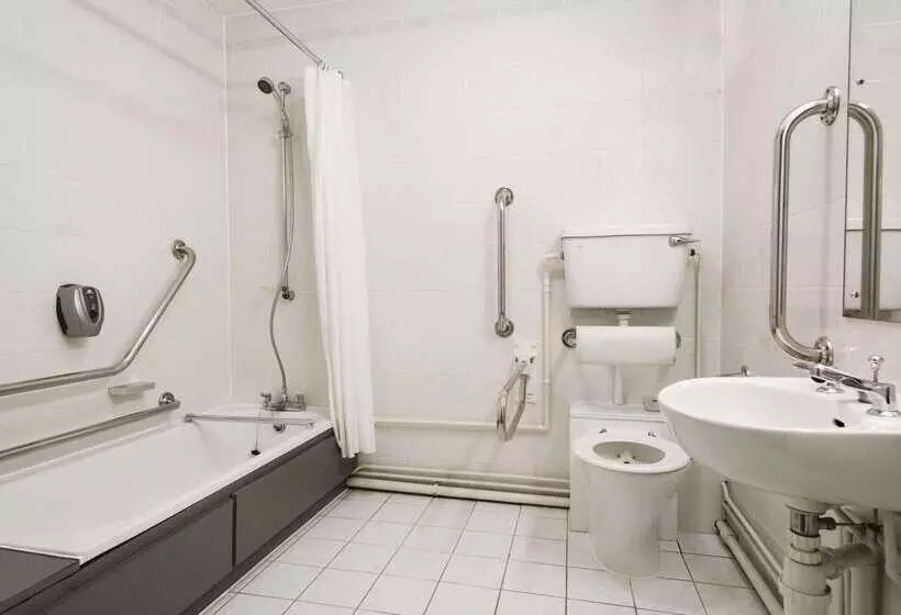 هتل Days Inn Kendal Killington Lake