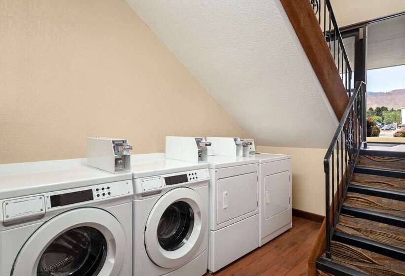 Отель Quality Inn Wenatchee Leavenworth