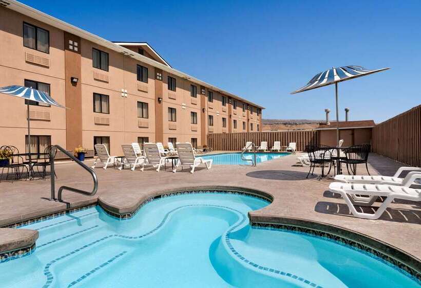 Отель Quality Inn Wenatchee Leavenworth