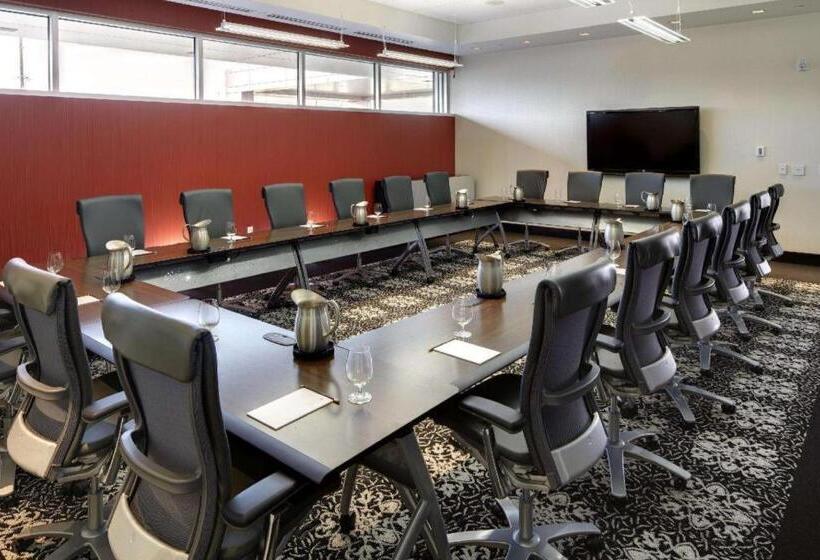 The Hotel At Kirkwood Center