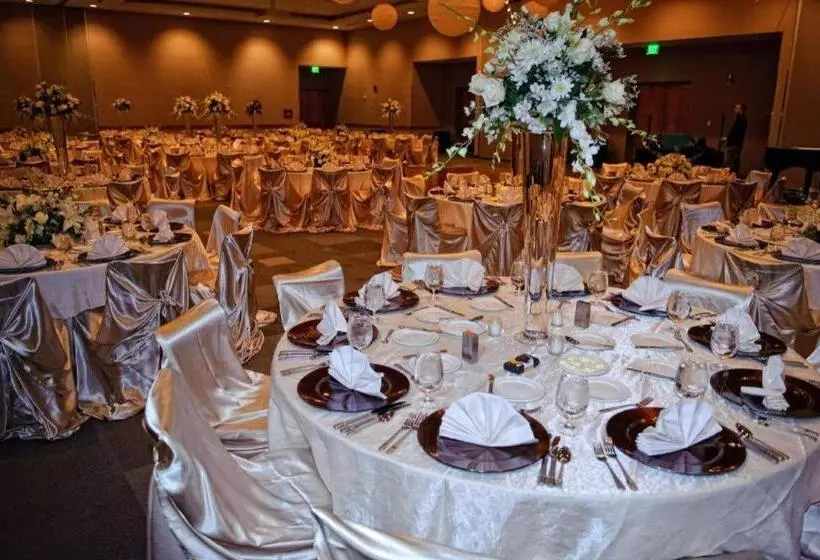 The Hotel At Kirkwood Center