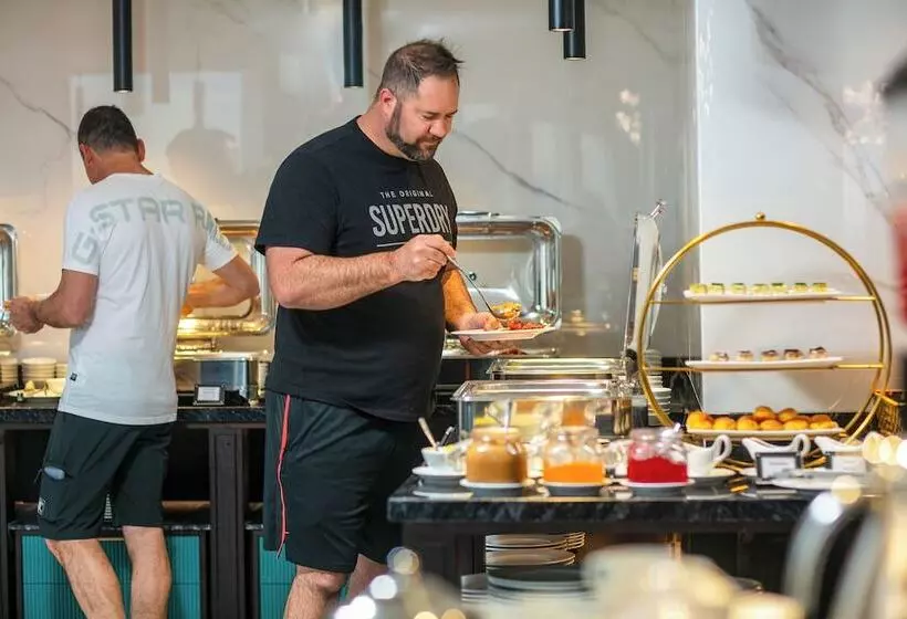 Hotel May De Ville Lakeside