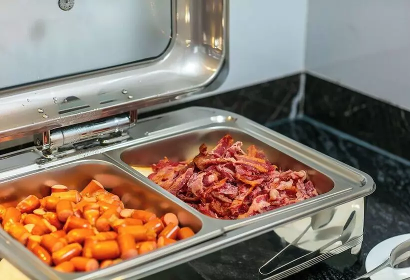 Hotel May De Ville Lakeside