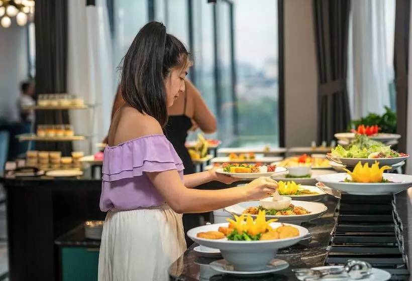 Hotel May De Ville Lakeside