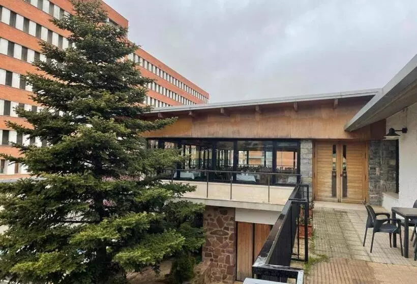 Hotelli Hostal Los Infantes