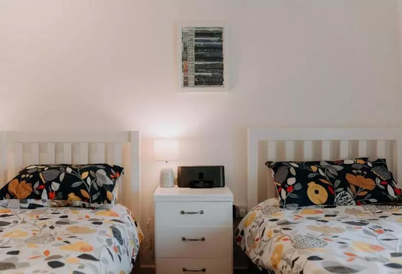 旅馆 Hamilton Lodge   Cottage Sleeps 8