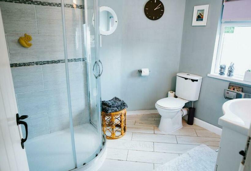 ユースホステル Hamilton Lodge   Cottage Sleeps 8