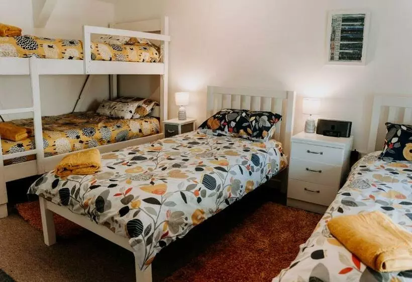 旅馆 Hamilton Lodge   Cottage Sleeps 8