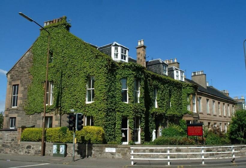 تختخواب و صبحانه A Haven Townhouse