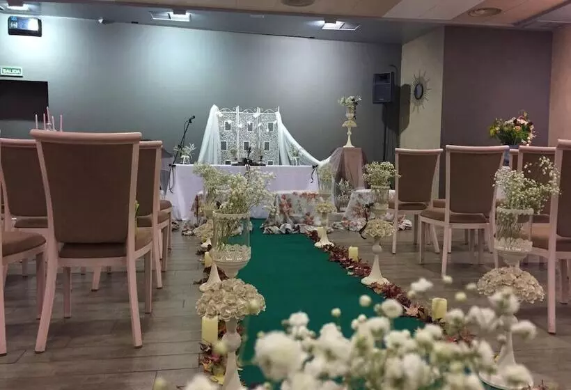 Отель El Mesón