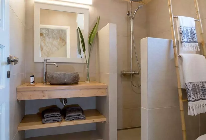 هتل Paliokaliva Apartments And Villas