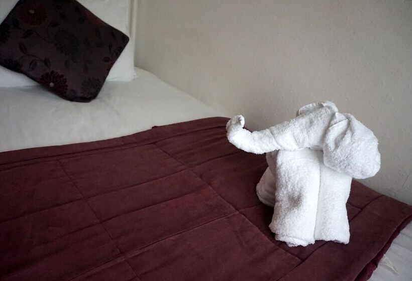 فندق The Ridings Guest House