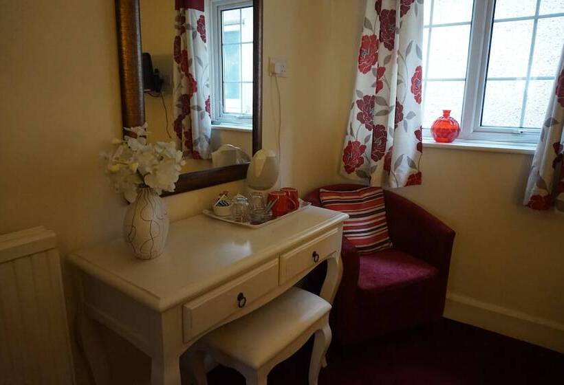 فندق The Ridings Guest House