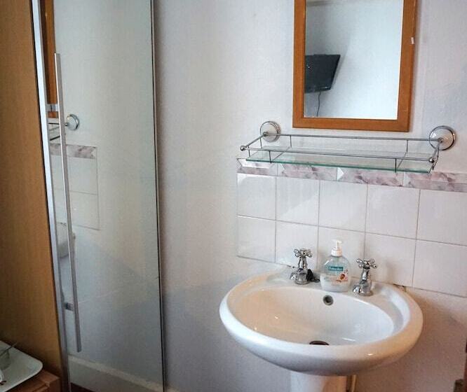 فندق The Ridings Guest House