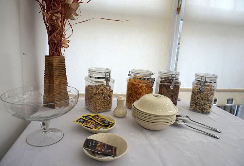 فندق The Ridings Guest House