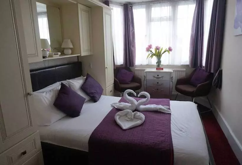 בית מלון כפרי The Ridings Guest House