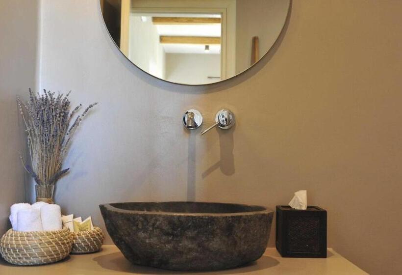 Medusa Beach Resort & Suites