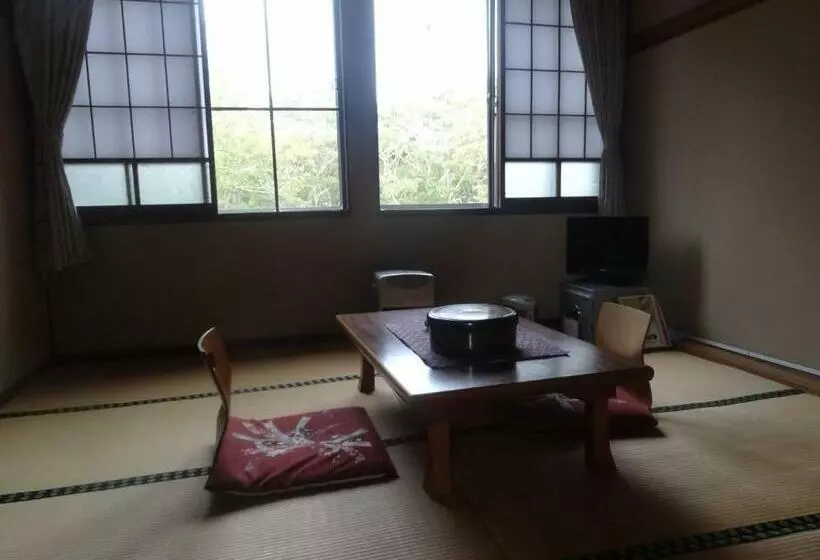 Ryokan Shinyu Onsen Kurikomaso