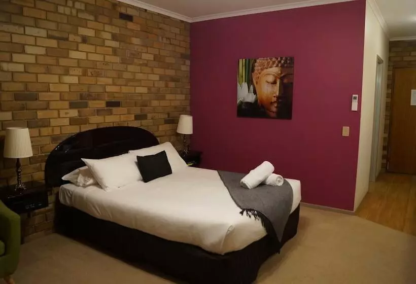 モーテル Magdala Motor Lodge & Lakeside Restaurant