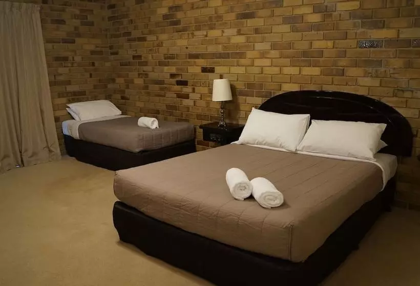 モーテル Magdala Motor Lodge & Lakeside Restaurant