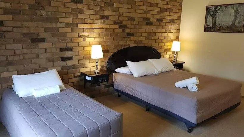 モーテル Magdala Motor Lodge & Lakeside Restaurant