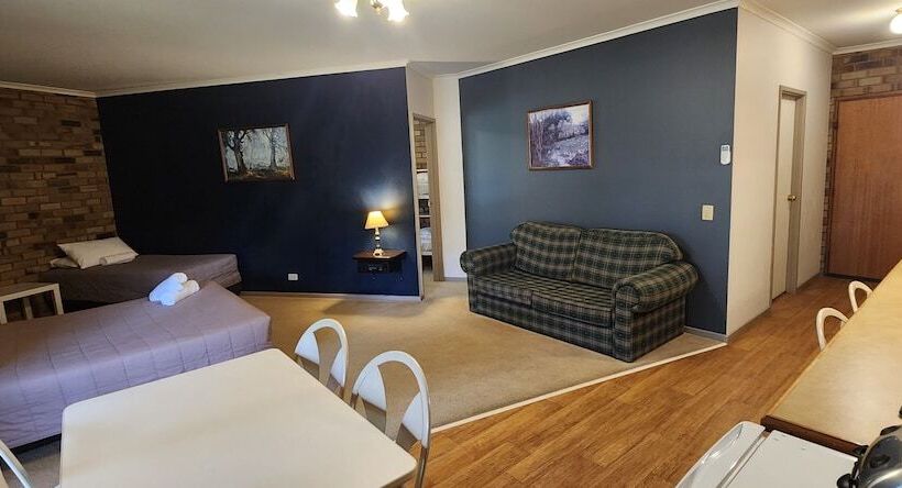 モーテル Magdala Motor Lodge & Lakeside Restaurant