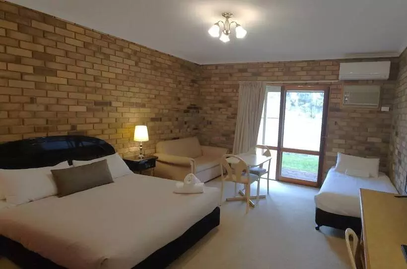 モーテル Magdala Motor Lodge & Lakeside Restaurant