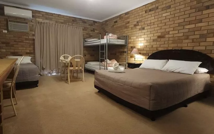 モーテル Magdala Motor Lodge & Lakeside Restaurant