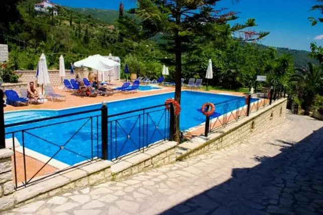 Bella Vista Hotel Studios & Apartments