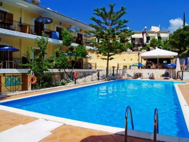 Bella Vista Hotel Studios & Apartments