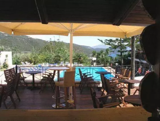 Bella Vista Hotel Studios & Apartments