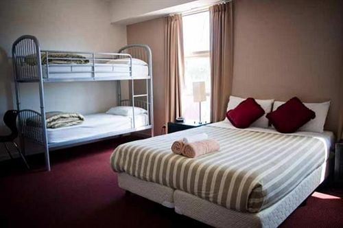 호텔 Habitat Hq  Hostel