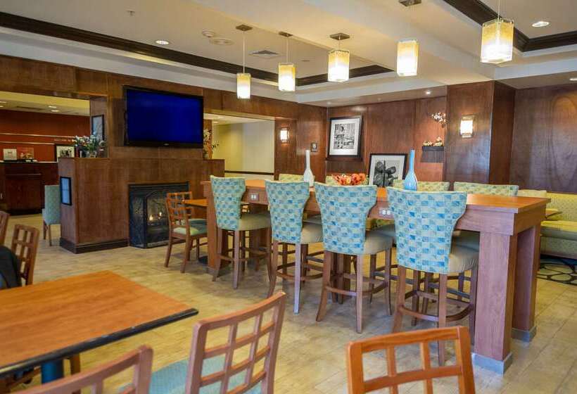 호텔 Hampton Inn Brattleboro