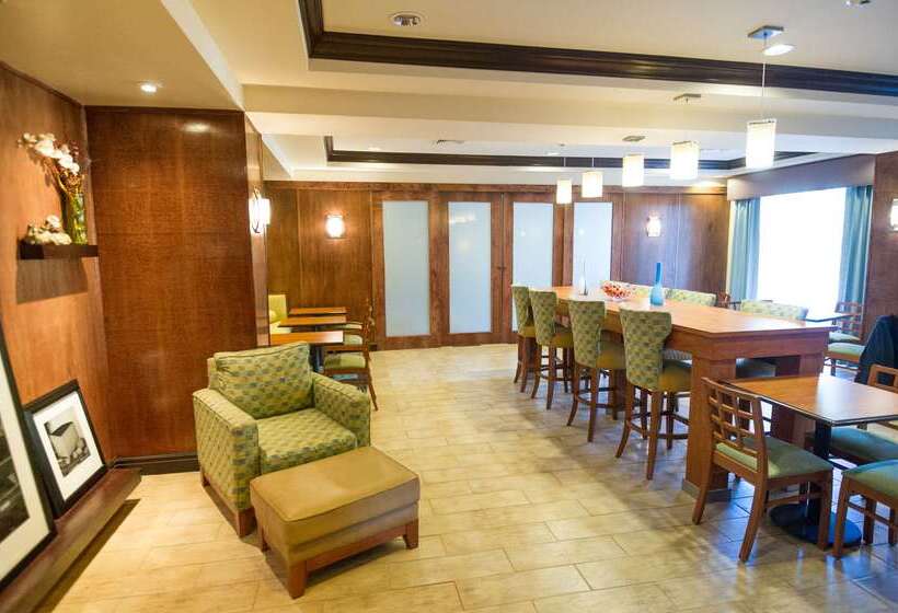 호텔 Hampton Inn Brattleboro