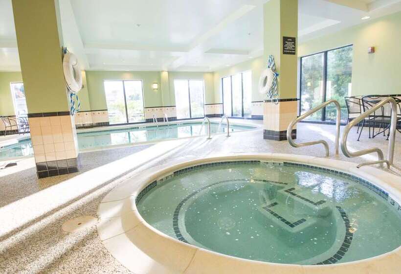 호텔 Hampton Inn Brattleboro