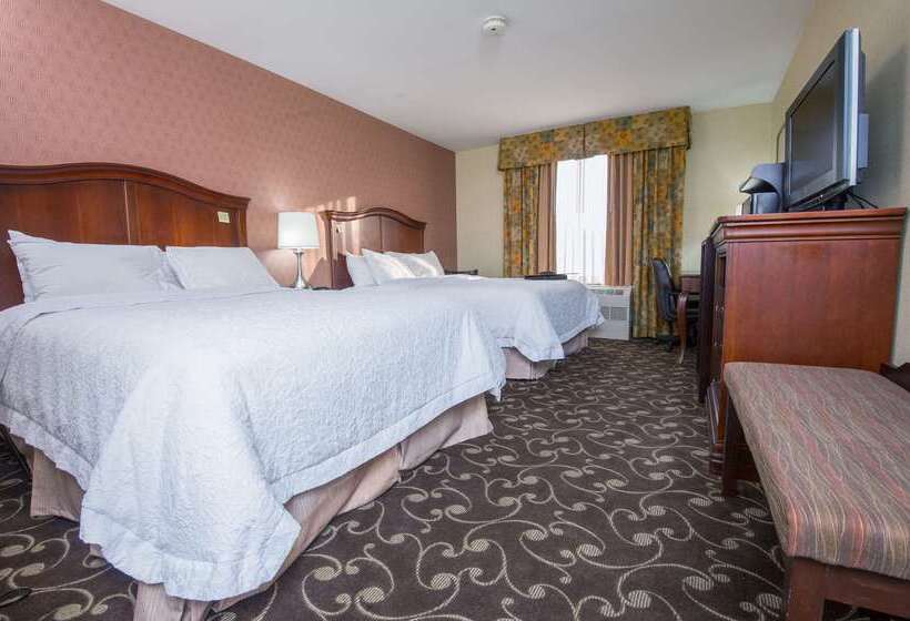 호텔 Hampton Inn Brattleboro